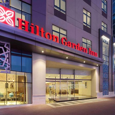 Hilton Garden Inn Dubai Al Muraqabat - Deira Bagian luar foto