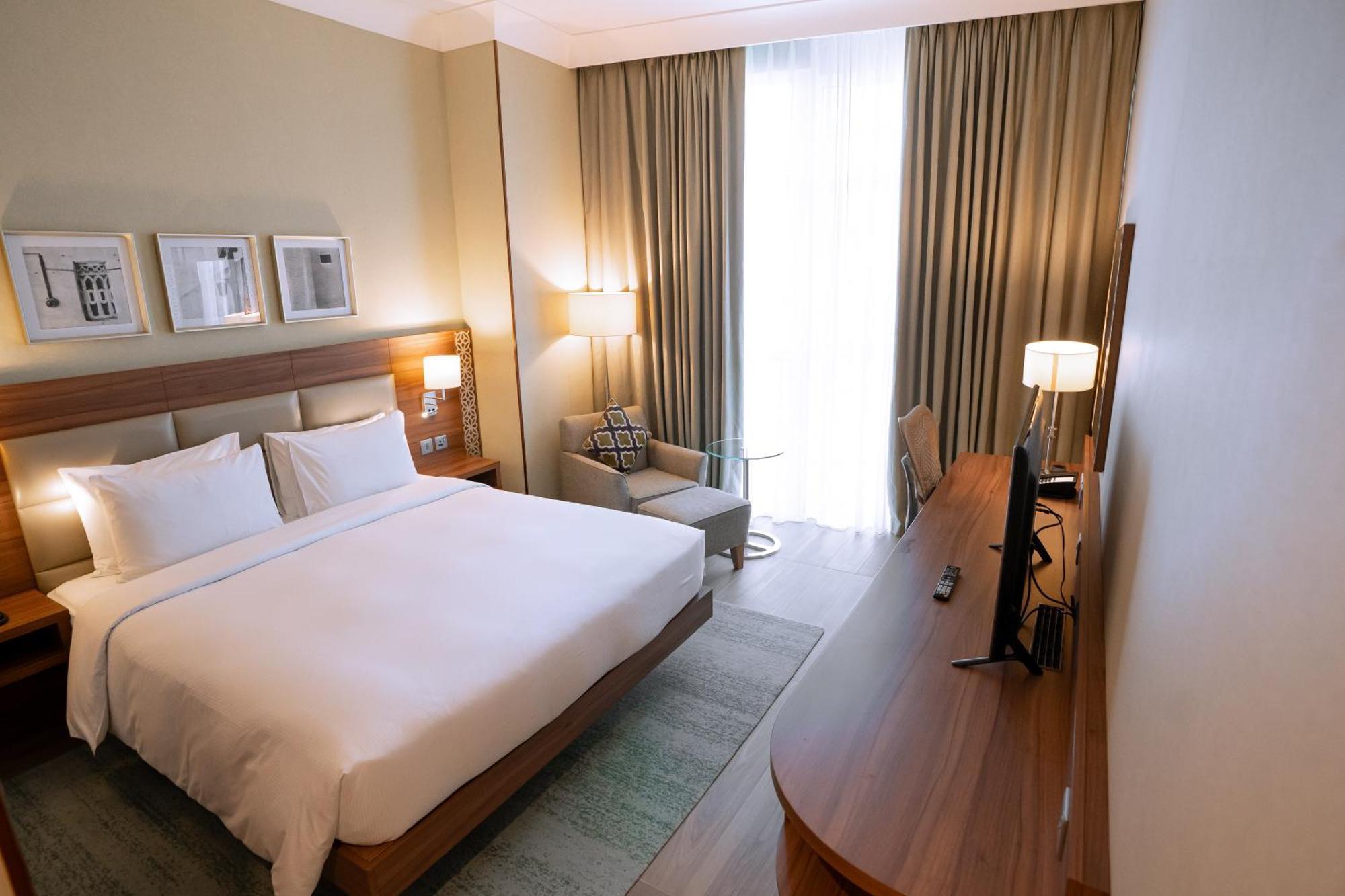 Hilton Garden Inn Dubai Al Muraqabat - Deira Bagian luar foto