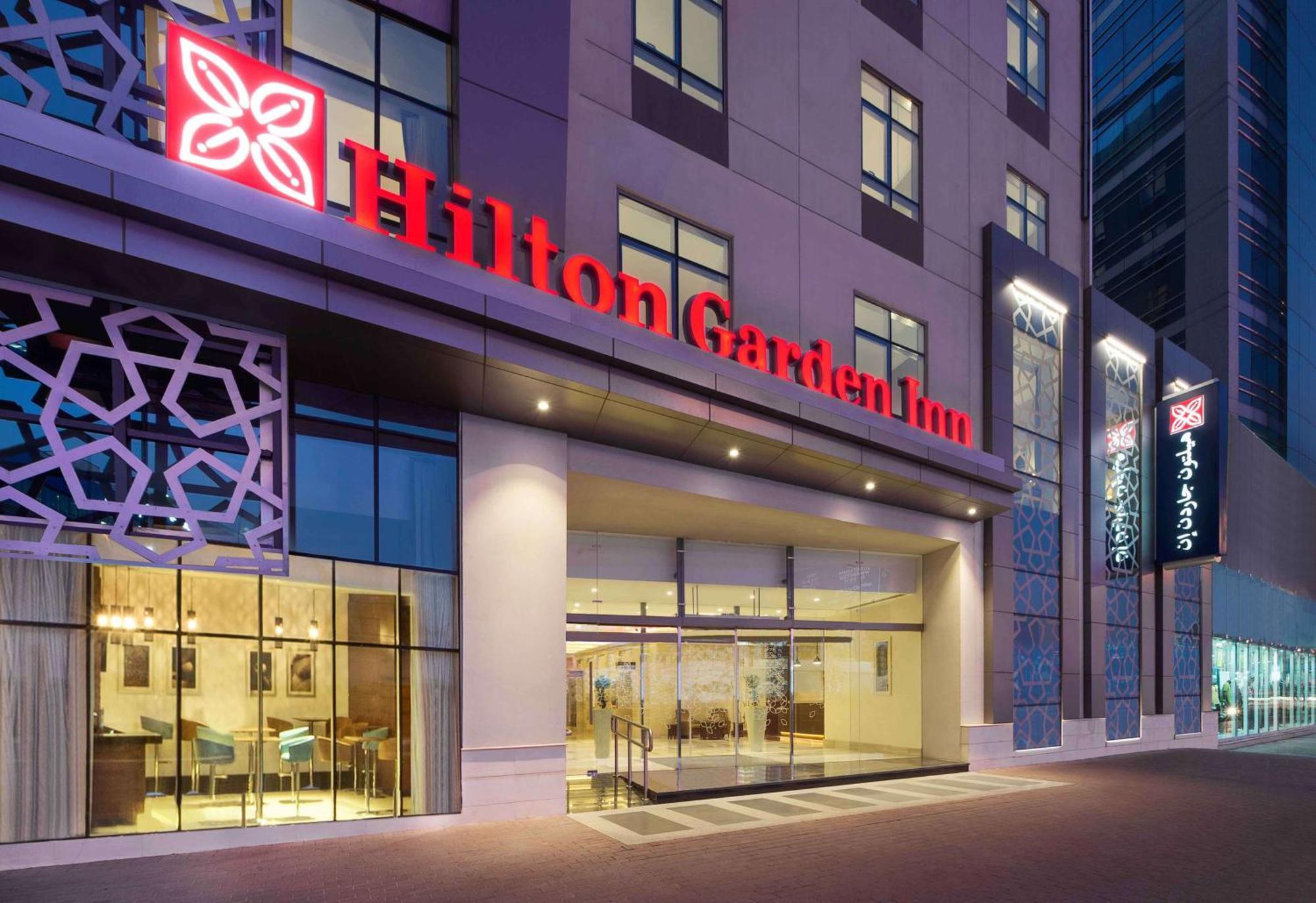 Hilton Garden Inn Dubai Al Muraqabat - Deira Bagian luar foto